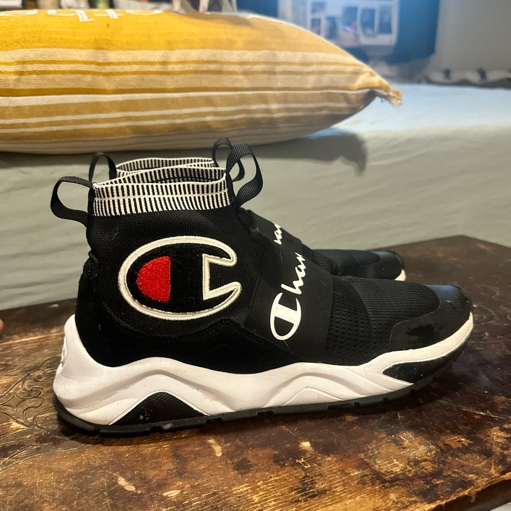 Champion sock shoes size 10